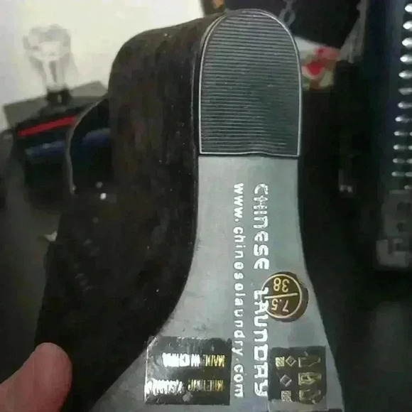 **CLEARANCE***CHINESE LAUNDRY SIZE 7.5 BLACK HEELS - Picture 4 of 14